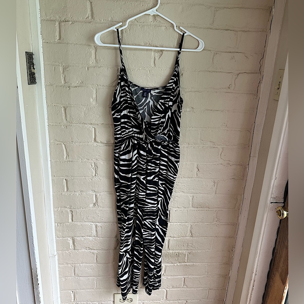 UK2LA size small black and white zebra print spaghetti strap romper